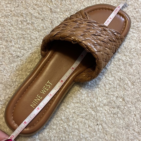 Nine West slip on brown woven sandals, new - Picture 7 of 8